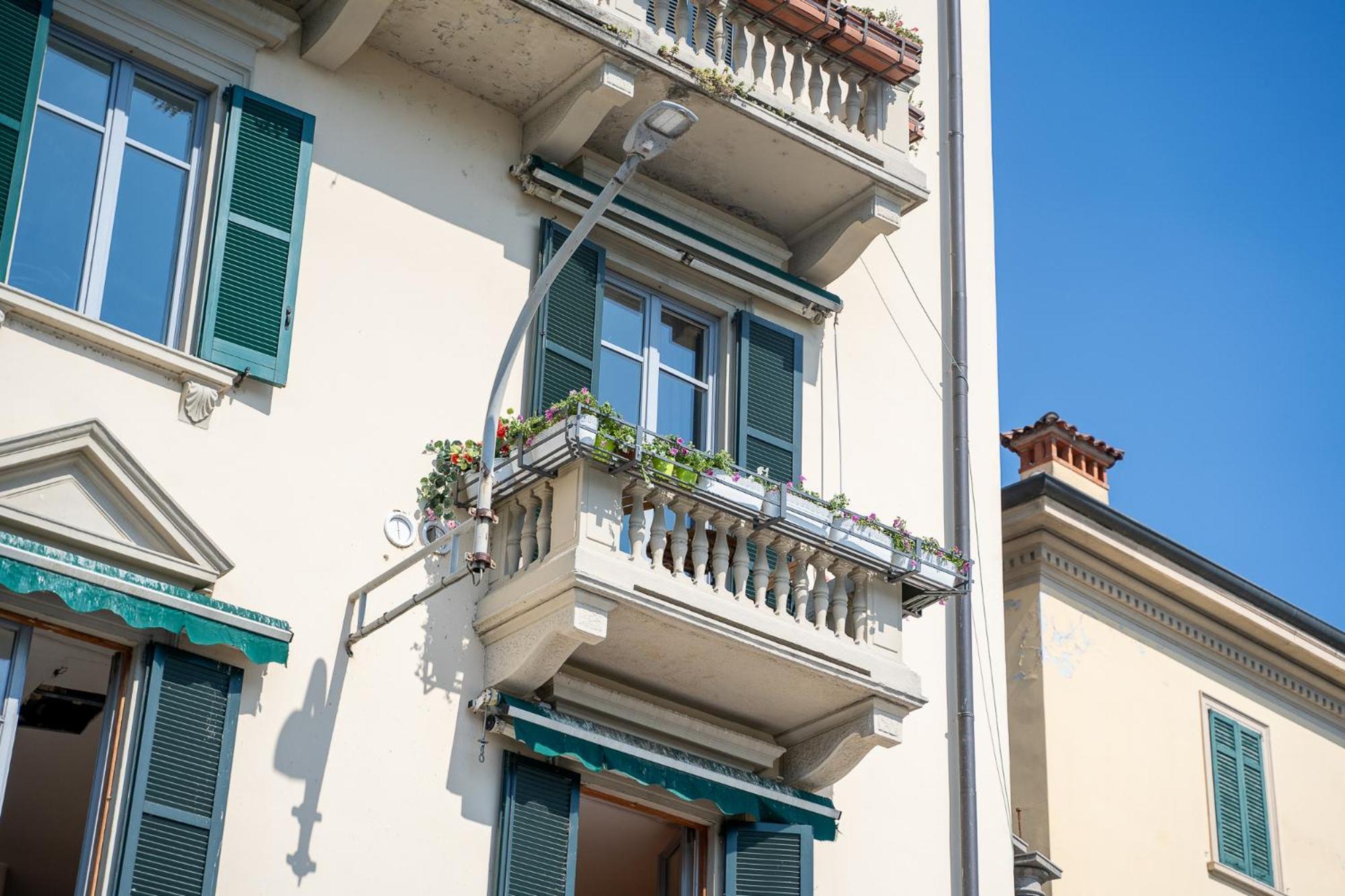 Appartamento Esclusivo Fronte Lago, In Centro A Como Con Garage Exterior foto
